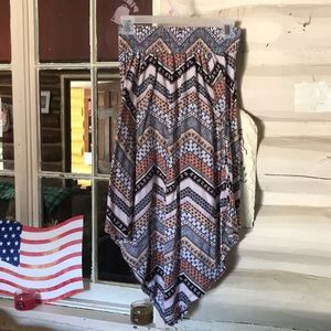 Just Be medium elastic waist skirt.